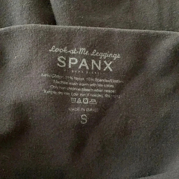 Spanx black “look at me” seamless high rise crop leggings - Picture 8 of 9